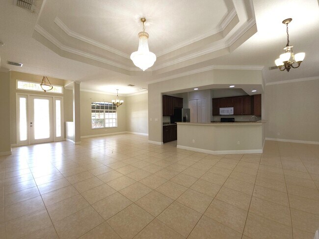 Building Photo - 414 SW Cherryhill Rd
