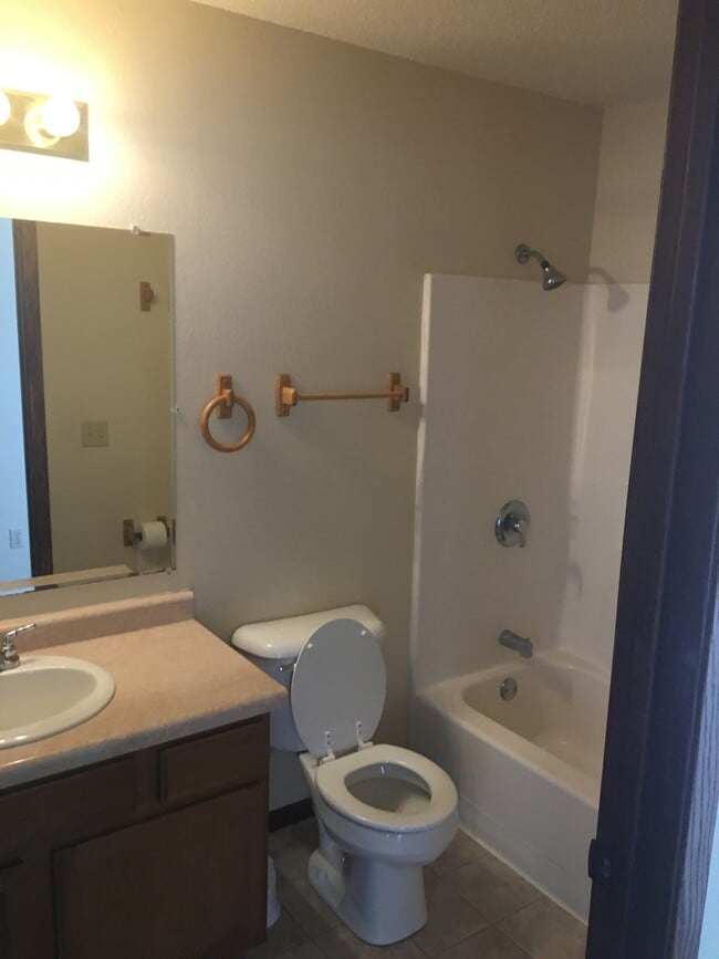Building Photo - Kaeding Apartments - 337