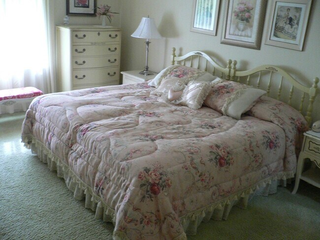 Building Photo - Charming Single Level 2br/2Ba Condo In Oaks North Senior 55+ Area