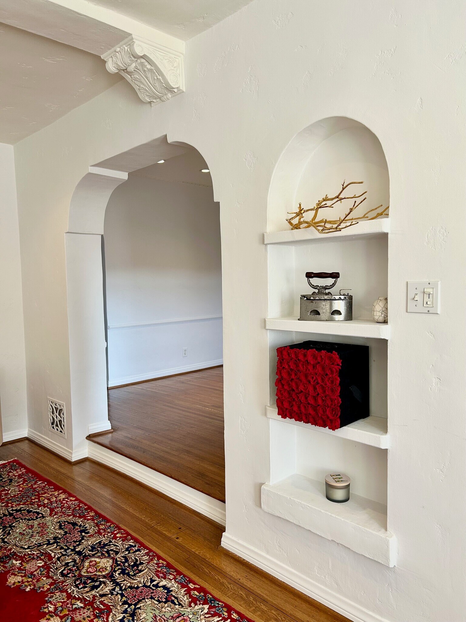 Entrance to the dining room - 8673 W Olympic Blvd