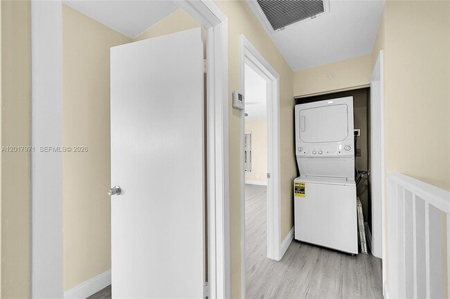 Building Photo - 2532 Coral Springs Dr