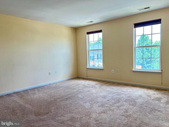 Building Photo - 15720 Palermo Terrace
