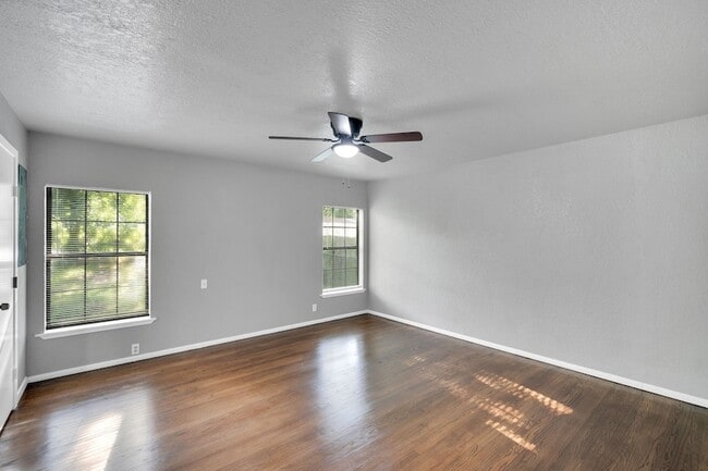 Building Photo - 772 Fernwood St