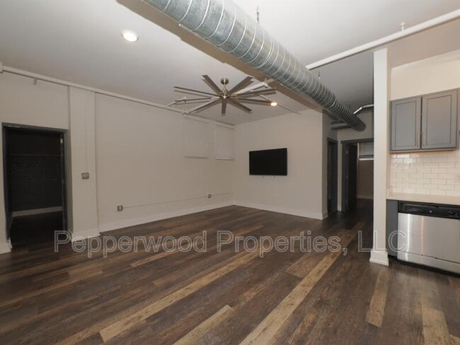 Building Photo - 600 Magnolia St