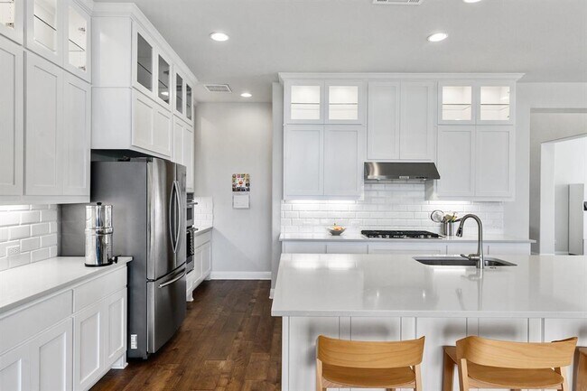 Primary Photo - 304 Gulfton St