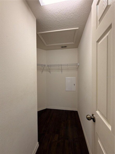 Building Photo - 5806 Oak Mill Terrace