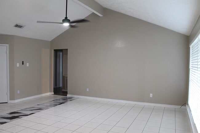 Building Photo - 7115 Tara Blue Ridge Dr