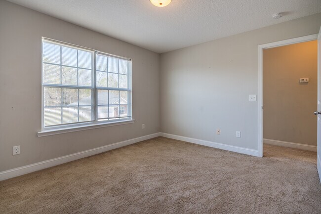 Building Photo - 141 Powers Dr