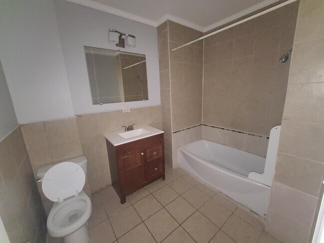 Building Photo - 3025 N Judson St