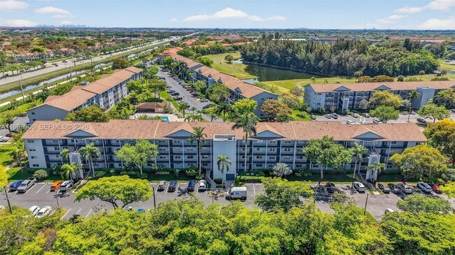 Building Photo - 12500 SW 5th Ct