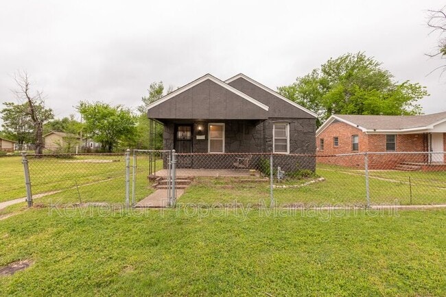 Building Photo - 526 S 39th W Ave
