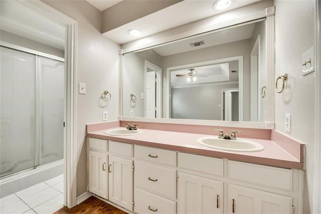 Building Photo - 6108 Paradise Dr
