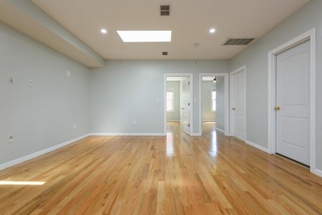 Building Photo - 306 3rd St