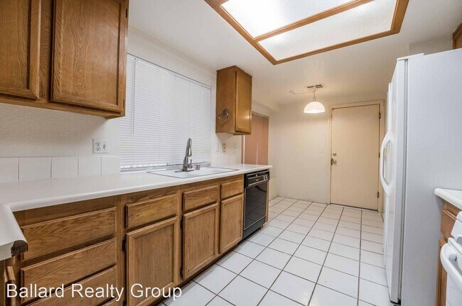 Building Photo - 3 br, 2 bath House - 749 Weatherstone Drive