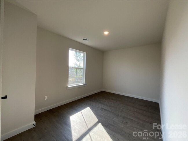 Building Photo - 128 18th St NW