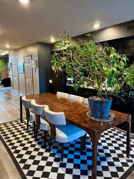 Building Photo - 515 Mosher St