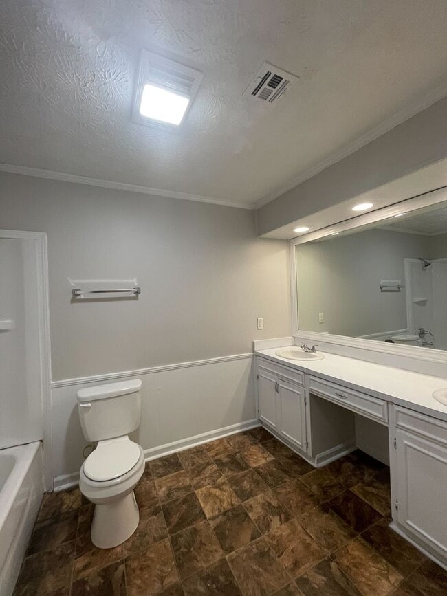 Building Photo - 3465 Dundale Rd