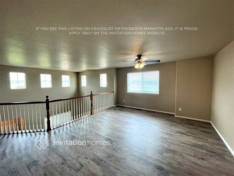Building Photo - 12386 Roslyn Way