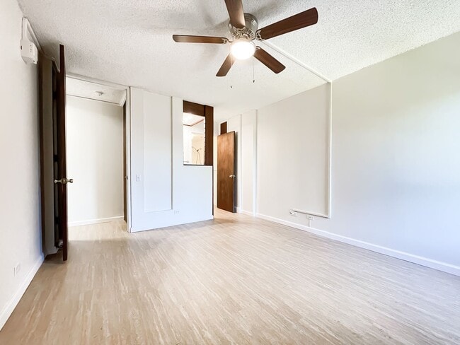 Building Photo - Kailua Condo with A/C