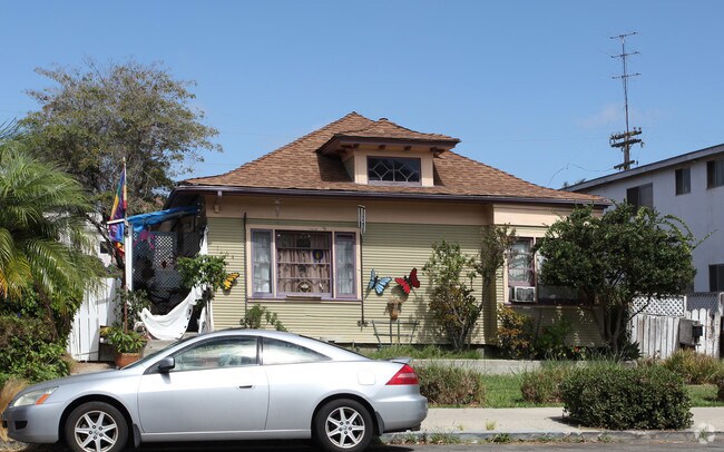 Building Photo - 1268 Robinson Ave