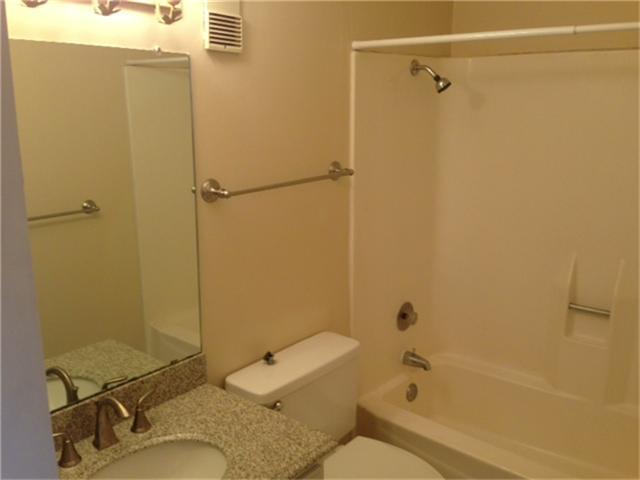 Building Photo - 10330 Briar Forest Dr