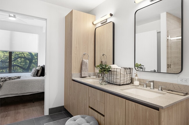 Building Photo - 1 Riva Row