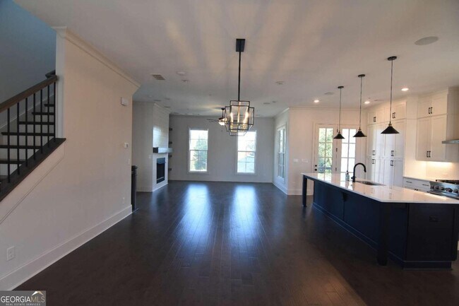 Building Photo - 469 Burton Dr