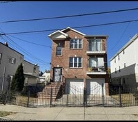 Building Photo - 37 Hudson St