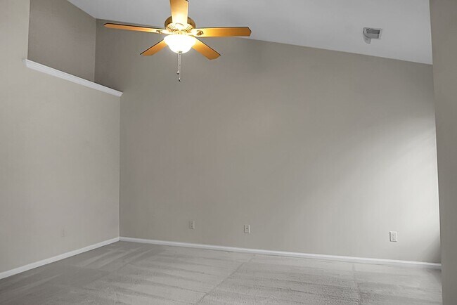 Building Photo - Gorgeous, 2 story, 4 BR, 2.5 BA Home with Fenced Yard near Magnolia Gardens