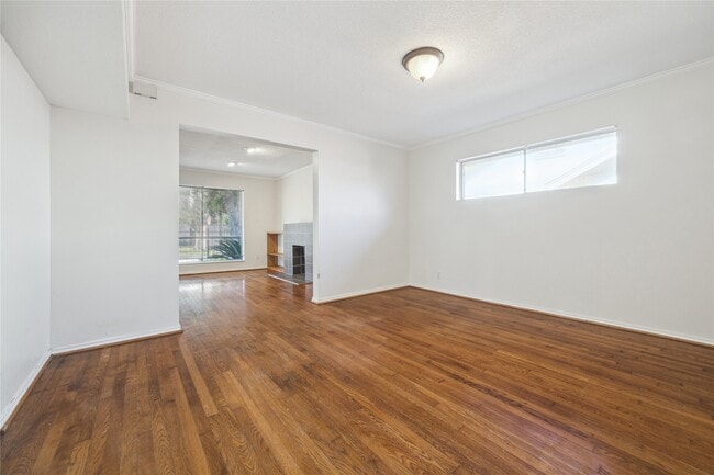 Building Photo - 1601 Park St