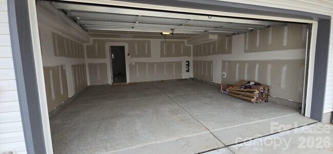 Building Photo - 2324 Donnelly Hls Ln