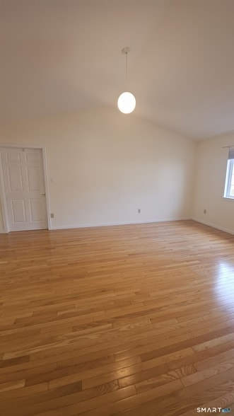 Building Photo - 20 Apple Way