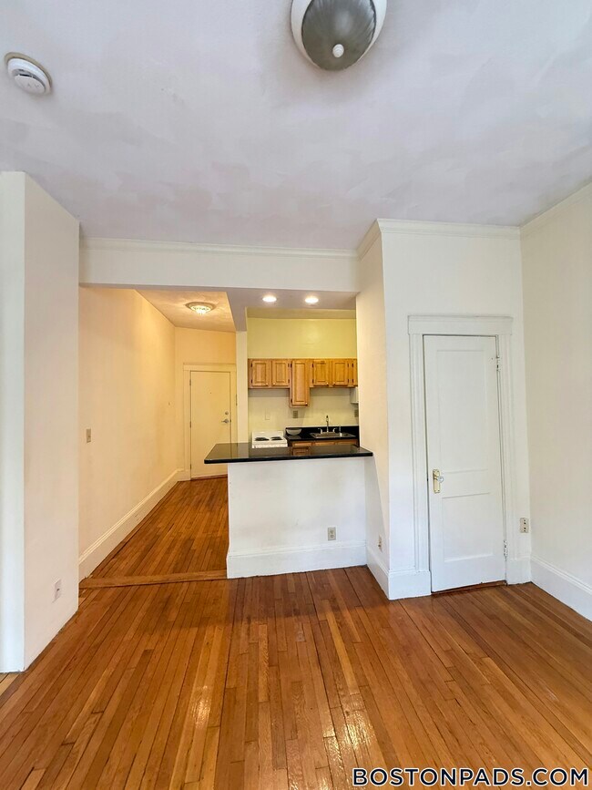 Building Photo - 55 Queensberry St