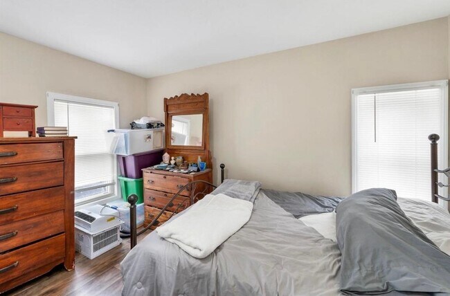 Building Photo - 106 Messer St