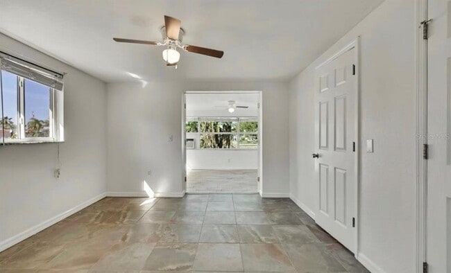 Building Photo - 12527 1st Isle