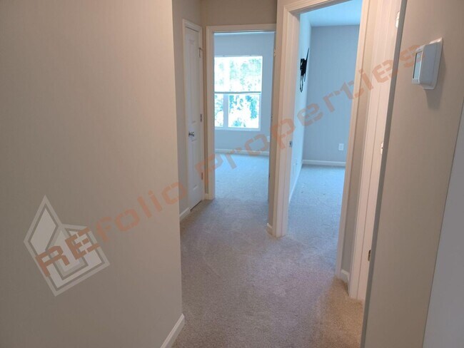 Building Photo - Great news! Application fee will be credited toward your first month’s rent upon lease is execute...