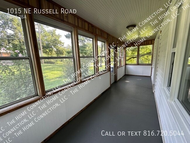 Building Photo - 1015 NE Russell Rd.