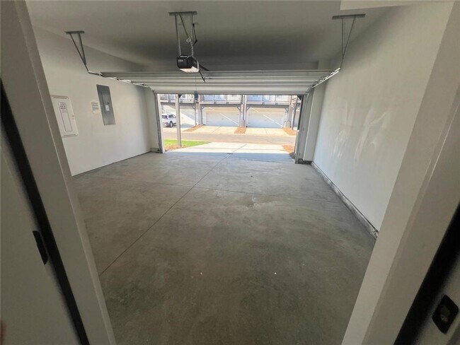Building Photo - 700 Payton Ln