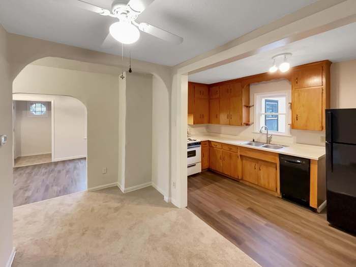 Building Photo - 2022 English St