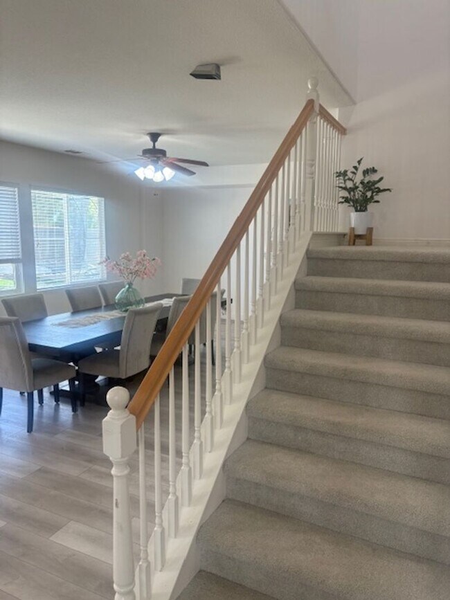 Building Photo - Beautiful Two-Story Residence in Desirable...