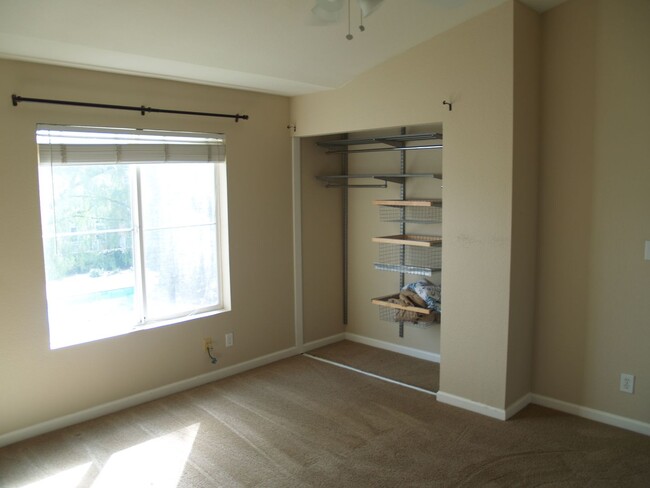 Building Photo - East Dublin Townhome in Great Location!