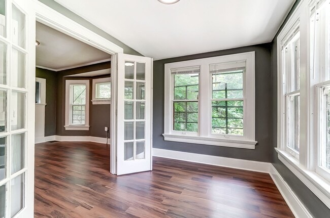 Building Photo - Spacious Three Bedroom in Dayton!