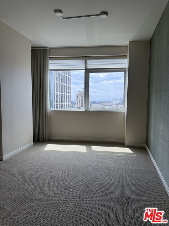 Building Photo - 3785 Wilshire Blvd