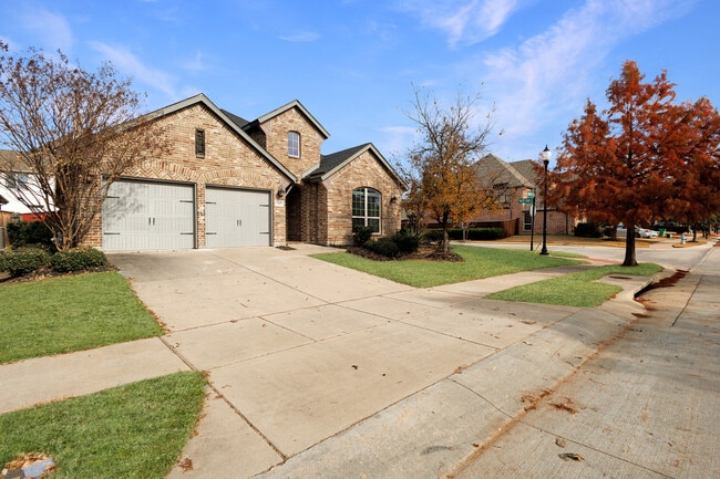 Building Photo - 15609 Canyon Ridge