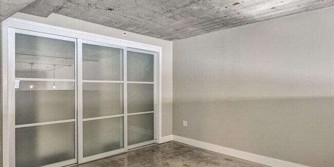 Building Photo - Sophisticated & Chic 2-Level Loft in SOMA ...