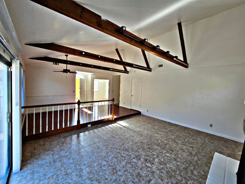 Building Photo - 5938 Land View Dr