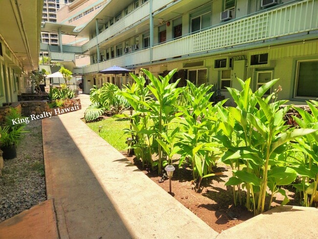 Building Photo - 1946 Ala Moana Blvd