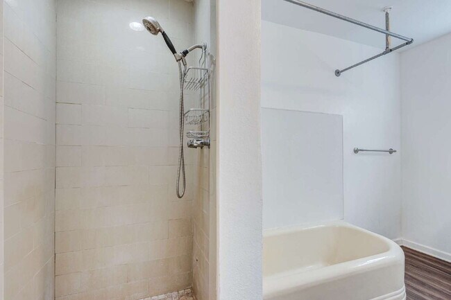 Building Photo - Stylishly Renovated Retro Duplex in the He...