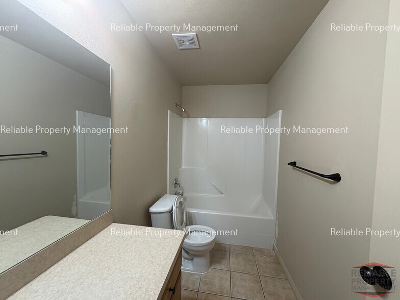Building Photo - 184 Stockham Blvd
