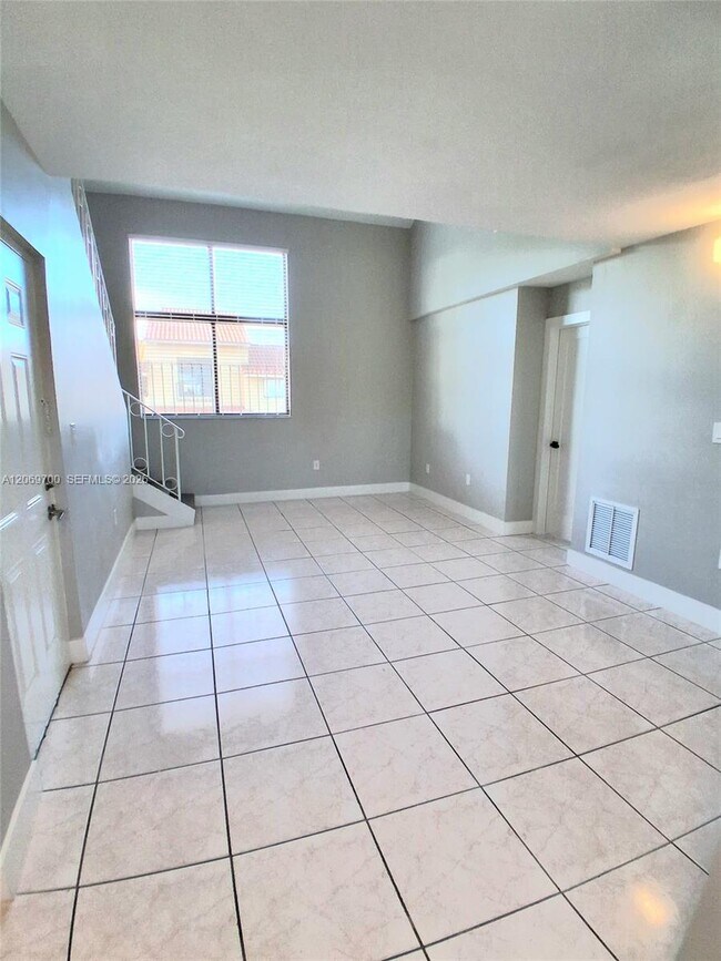 Building Photo - 2770 W 60th Pl